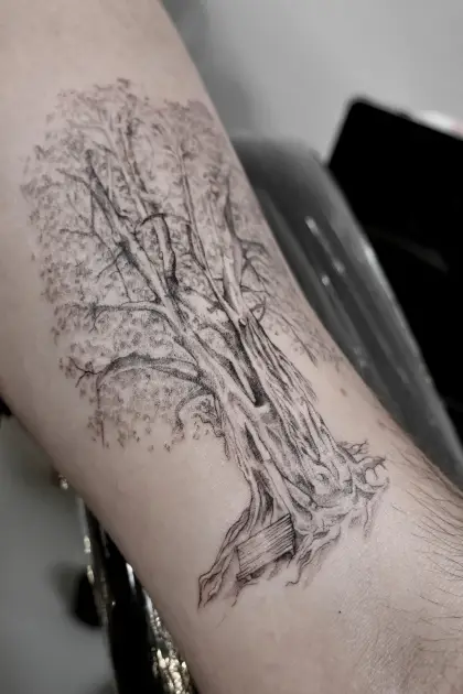 delicate tattoo by Fairies & Goblins — tattoo artist in Chiado, Lisbon