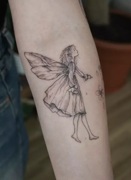 delicate tattoo by Fairies & Goblins — tattoo artist in Chiado, Lisbon